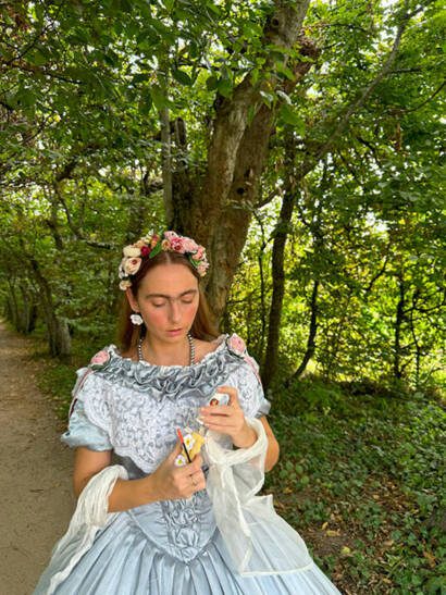 The Unibrow Girl galeria